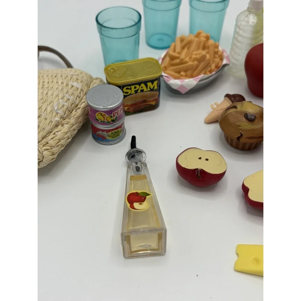 Miscellaneous Lot Doll Food Toy Accessories 29pcs For Small Dolls